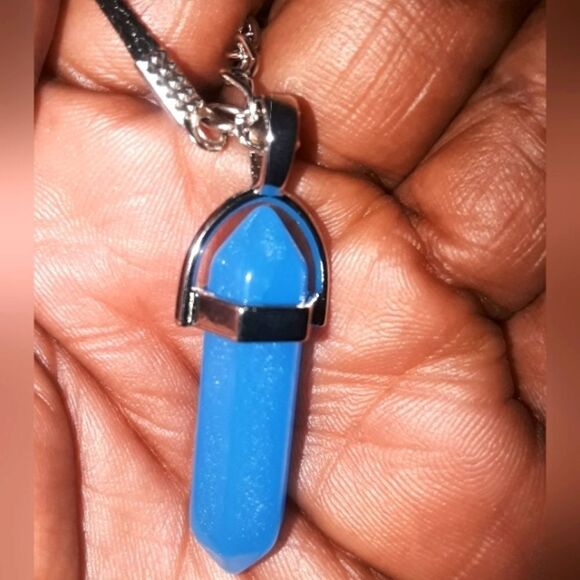 Hand crafted blue glow in the dark pendant necklace - Picture 8 of 8
